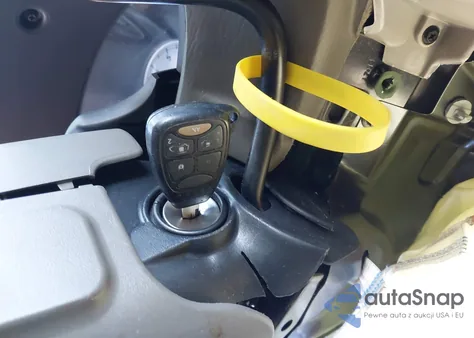 2007 Chrysler Town & Country Touring from USA, damaged, VIN 2A4GP54L37R284214